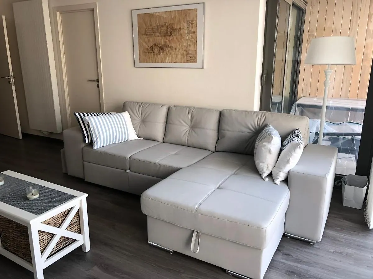 Crystal Residence - Pool & Beach Ostend 0*,  Belgium